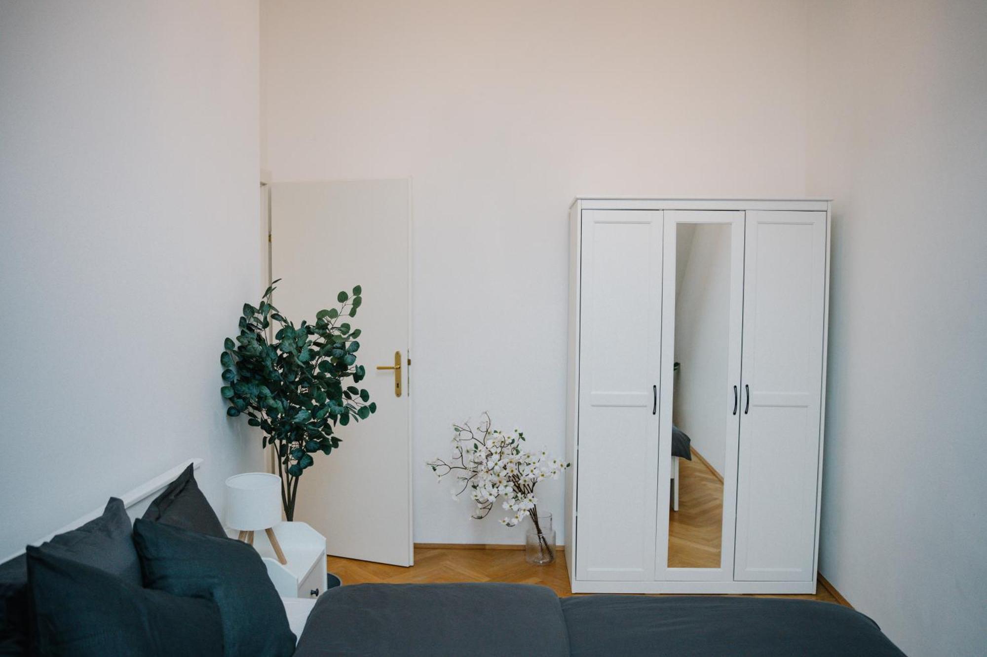Appartamento 110qm, 4 Bedrooms, Near Schoenbrunn - Axara Housing Osw 33 *