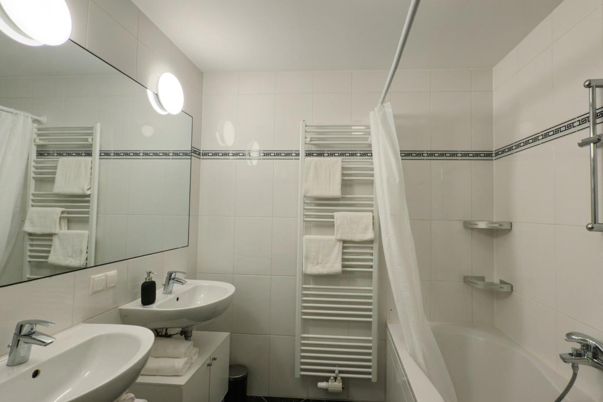 110qm, 4 Bedrooms, Near Schoenbrunn - Axara Housing Osw 33 Appartamento *